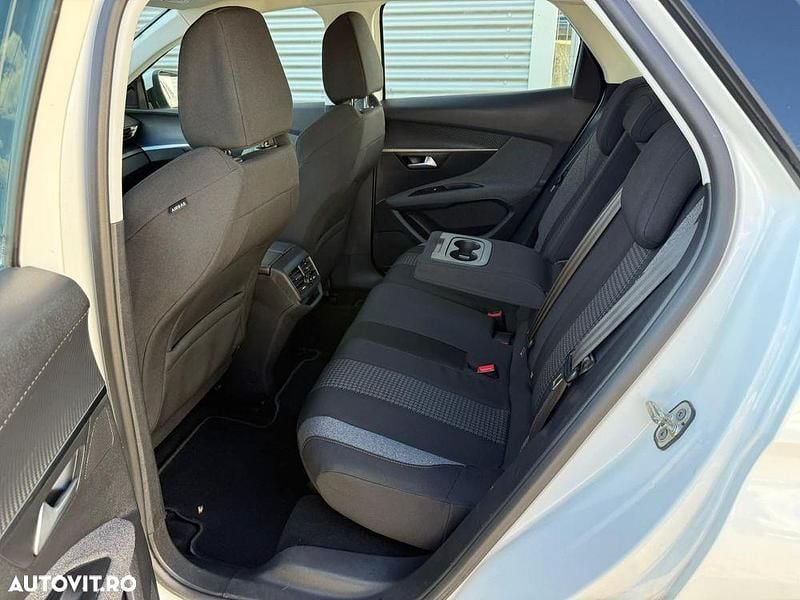 Second-hand Peugeot 3008 Active 130 CP (95 kW) 2019 Culoarealb SUV