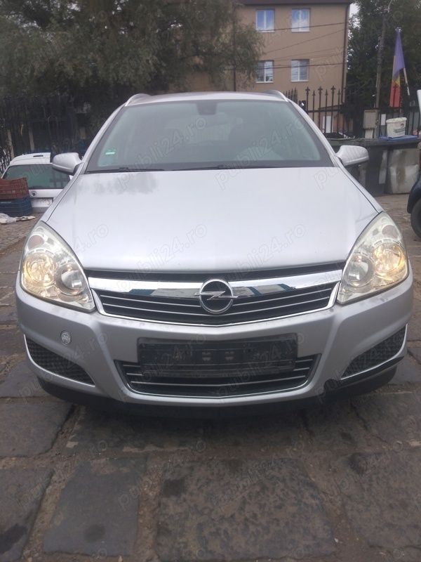 Utilizat 2010 Opel Astra Break | 2.600 EUR (Preț bun) - Imagine 1/4