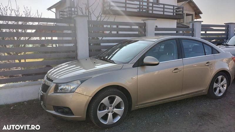 Culoaregalbeuriu Utilizat 2010 Chevrolet Cruze LT Berlinǎ | 3.250 EUR (Preț bun) - Imagine 1/4