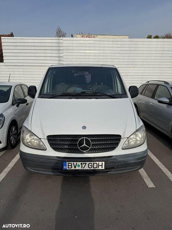 Culoarealb Utilizat 2008 Mercedes Vito Monovolum | 5.300 EUR (Preț bun) - Imagine 1/4