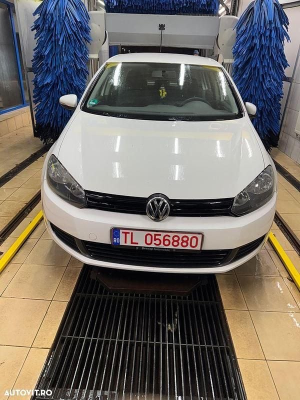 Culoarealb Utilizat 2010 VW Golf VI Style Hatchback | 5.300 EUR (Puțin scump) - Imagine 1/4