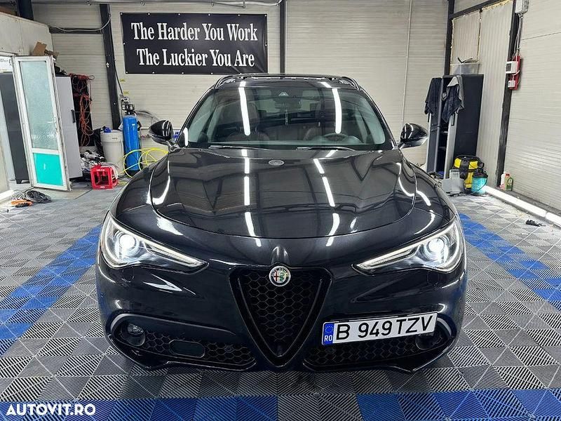 Culoarenegru Utilizat 2018 Alfa Romeo Stelvio Sprint SUV | 22.506 EUR (Preț OK) - Imagine 1/4