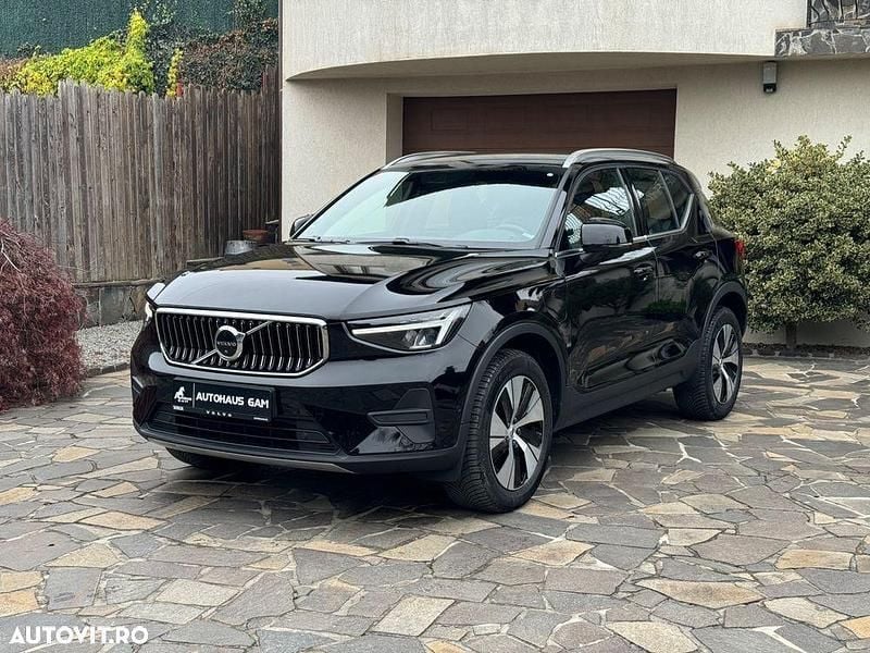 Culoarenegru Utilizat 2022 Volvo XC40 SUV | 28.700 EUR (Super Preț) - Imagine 1/4