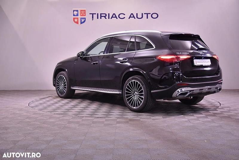Second-hand Mercedes GLC220 AMG line 197 CP (144 kW) 2023 Culoarenegru SUV