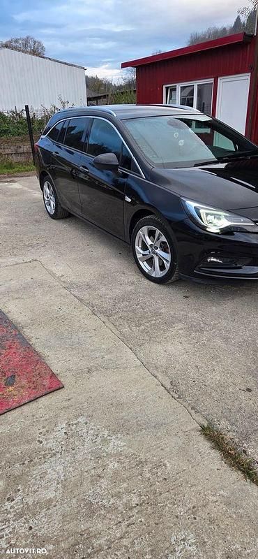 Second-hand Opel Astra Dynamic 160 CP (117 kW) 2017 Culoarenegru Break