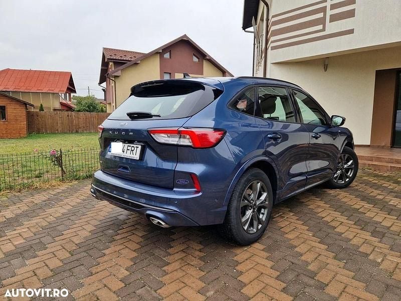 Second-hand Ford Kuga ST-Line 190 CP (139 kW) 2021 Culoarealbastru SUV