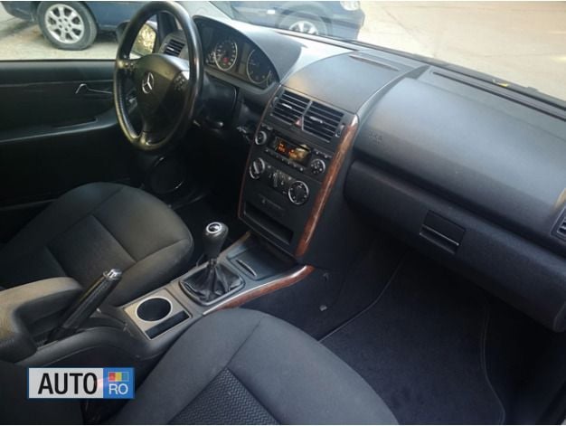 Second-hand Mercedes A200 140 CP (102 kW) 2005 Argintiu Hatchback