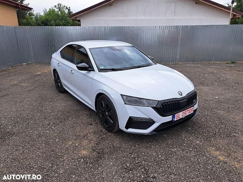 Culoarealb Utilizat 2021 Skoda Octavia RS Berlinǎ | 21.900 EUR (Preț bun) - Imagine 1/4