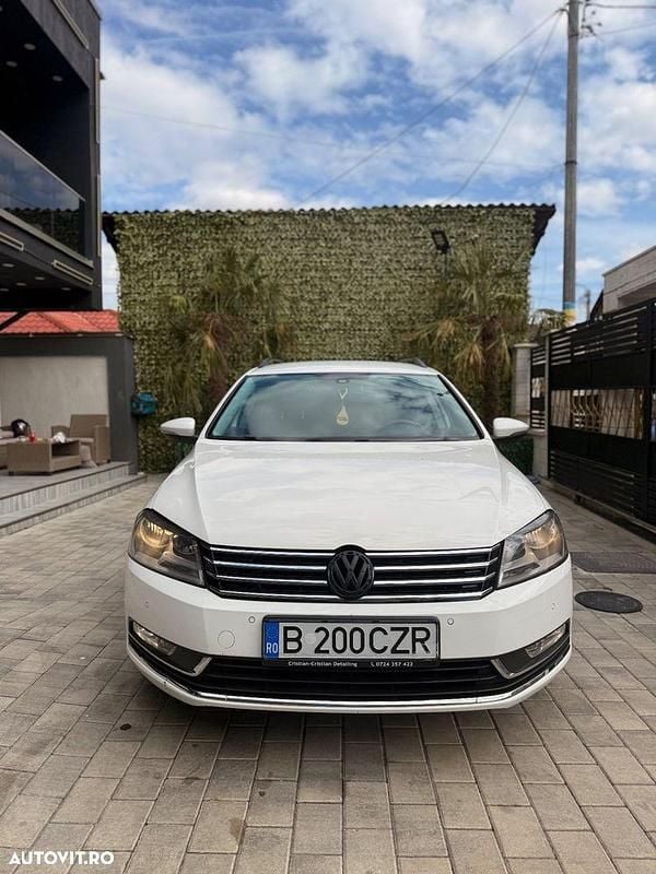 Culoarealb Utilizat 2015 VW Passat Comfortline Break | 6.999 EUR (Super Preț) - Imagine 1/4