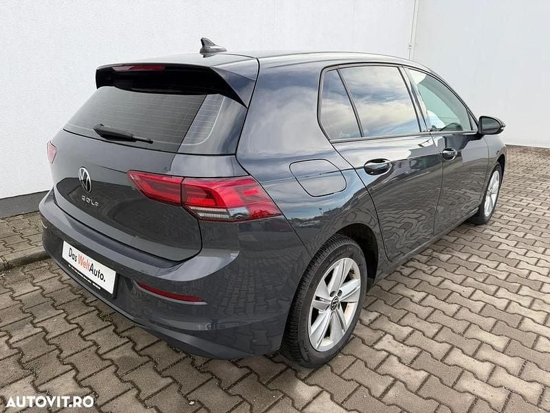 Second-hand VW Golf VIII Life 116 CP (85 kW) 2020 Culoaregri Hatchback