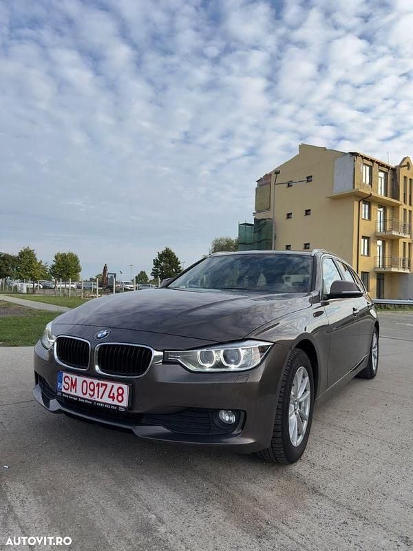 Culoaremaro Utilizat 2013 BMW 320 Sport Line Break | 8.199 EUR (Preț OK) - Imagine 1/4