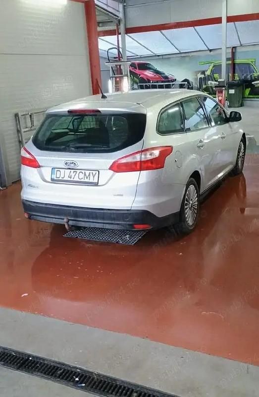 Second-hand Ford Focus 116 CP (85 kW) 2012 Gri Break