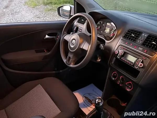 Alb Utilizat 2013 VW Polo Hatchback | 4.400 EUR (Preț OK) - Imagine 1/4
