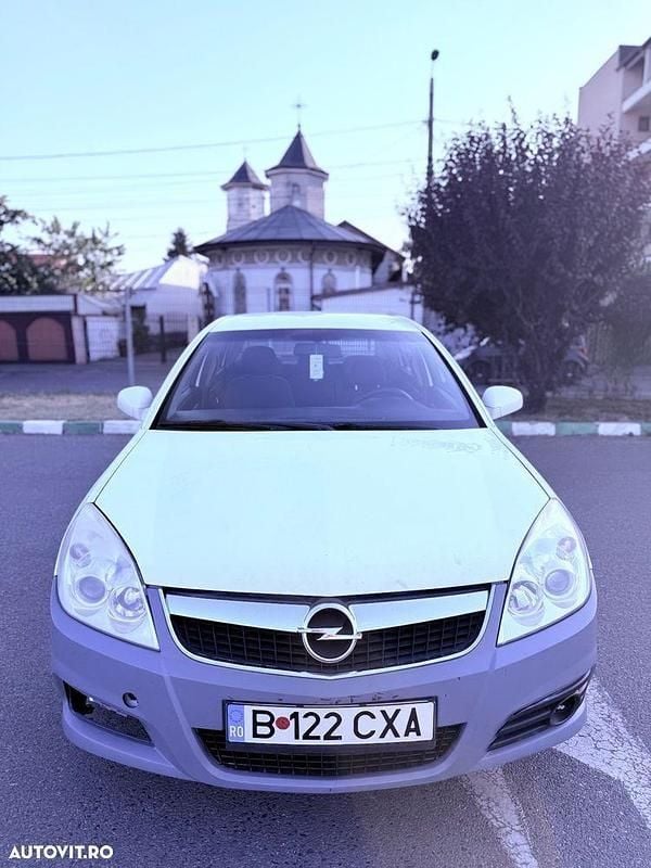 Argint Utilizat 2007 Opel Vectra Elegance Berlinǎ | 899 EUR (Super Preț) - Imagine 1/4