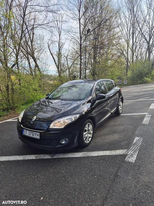 Culoarenegru Utilizat 2012 Renault Mégane III Hatchback | 3.990 EUR (Preț OK) - Imagine 1/4