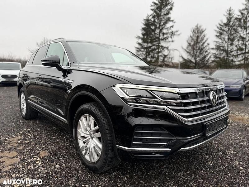 Second-hand VW Touareg Elegance 286 CP (210 kW) 2020 Culoarenegru SUV
