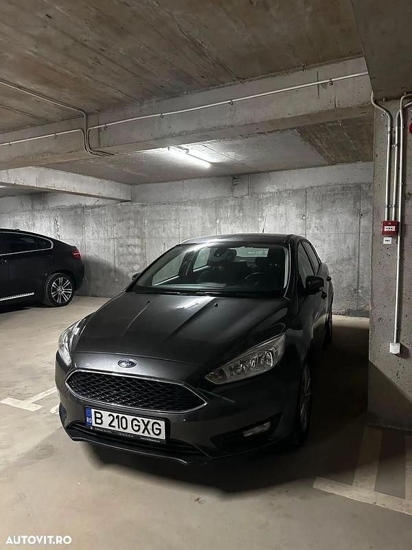 Second-hand Ford Focus ST-Line 125 CP (91 kW) 2016 Gri Berlinǎ