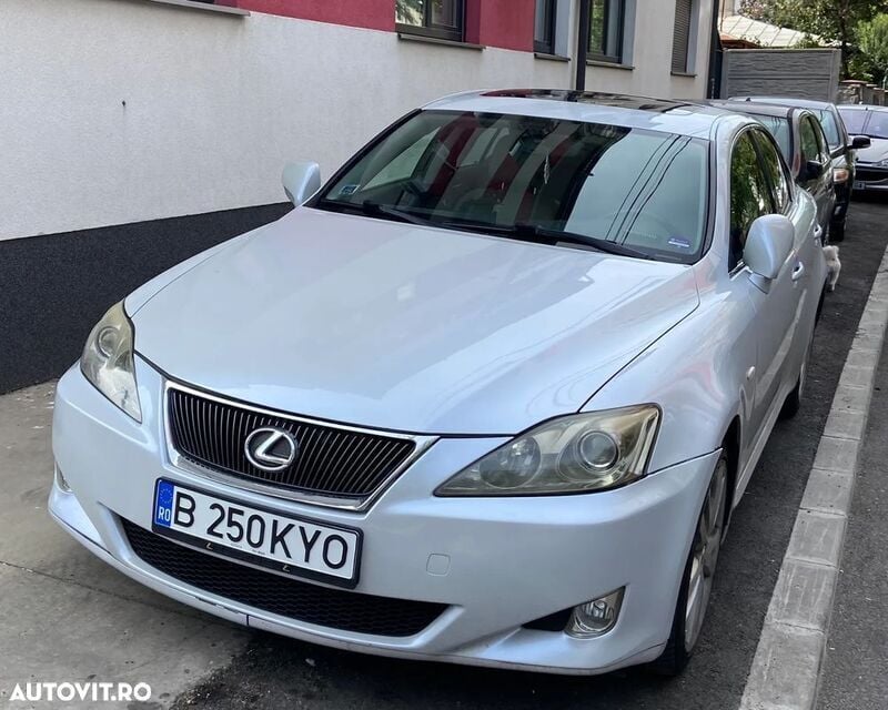 Alb Utilizat 2005 Lexus IS250 Luxury Line Berlinǎ | 5.499 EUR - Imagine 1/4