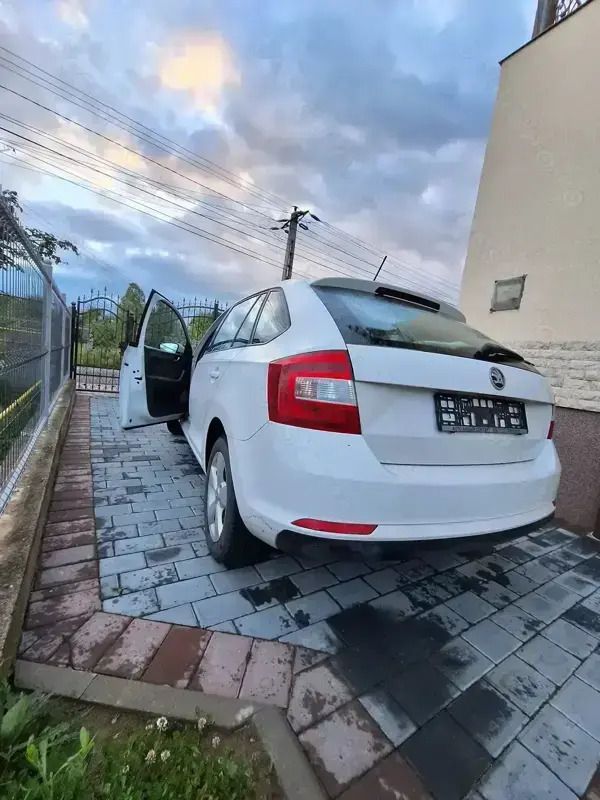 Utilizat 2014 Skoda Rapid Hatchback | 4.500 EUR (Preț OK) - Imagine 1/4