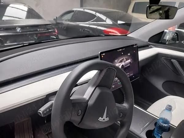 Utilizat 2024 Tesla Model Y SUV | 39.000 EUR - Imagine 1/4