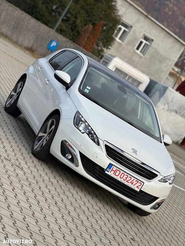 Second-hand Peugeot 308 Allure 130 CP (95 kW) 2015 Culoarealb Hatchback