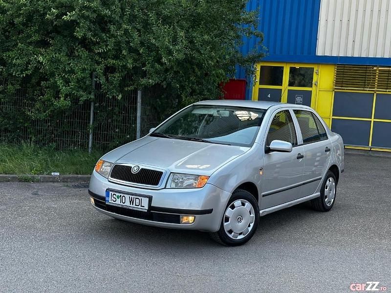Gri Utilizat 2004 Skoda Fabia Hatchback | 1.800 EUR (Preț OK) - Imagine 1/4