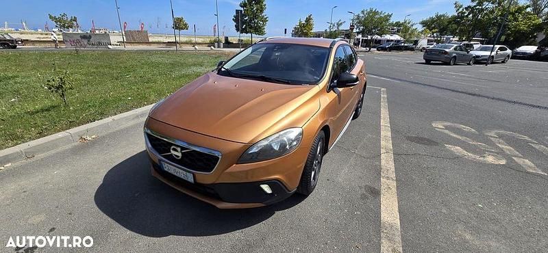 Culoaregalbeuriu Utilizat 2014 Volvo V40 CC Break | 7.500 EUR (Preț OK) - Imagine 1/4