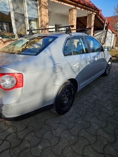 Gri Utilizat 2008 VW Jetta Berlinǎ | 3.950 EUR (Preț OK) - Imagine 1/4