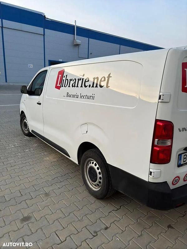 Second-hand Opel Vivaro 122 CP (89 kW) 2021 Culoarealb Monovolum