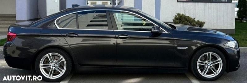 Culoarenegru Utilizat 2014 BMW 520 Comfort Edition Berlinǎ | 11.500 EUR (Preț bun) - Imagine 1/4