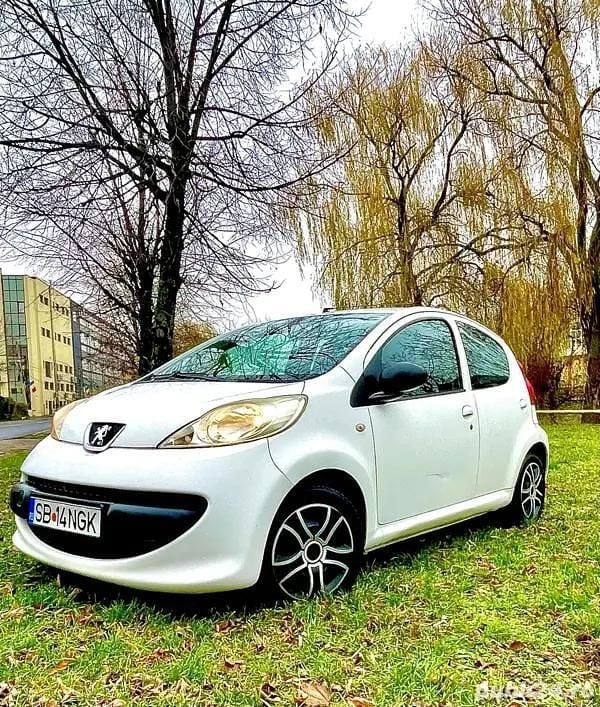 Utilizat 2006 Peugeot 107 Hatchback | 1.600 EUR - Imagine 1/4