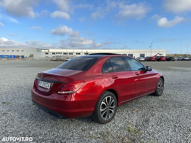 Second-hand Mercedes C220 170 CP (125 kW) 2017 Culoarerosu Berlinǎ