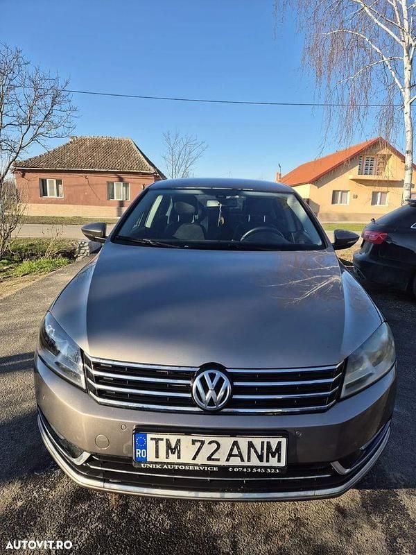 Second-hand VW Passat Highline 210 CP (154 kW) 2011 Culoaremaro Berlinǎ