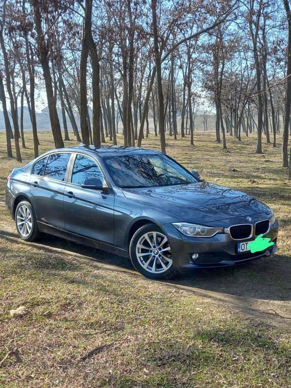Gri Utilizat 2013 BMW 320 Berlinǎ | 10.390 EUR (Preț bun) - Imagine 1/4