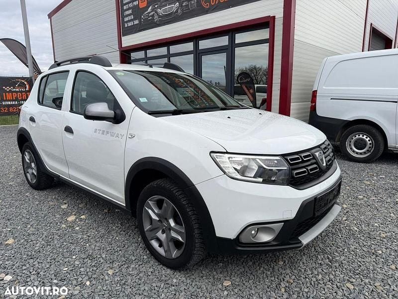 Second-hand Dacia Sandero Stepway 90 CP (66 kW) 2018 Culoarealb