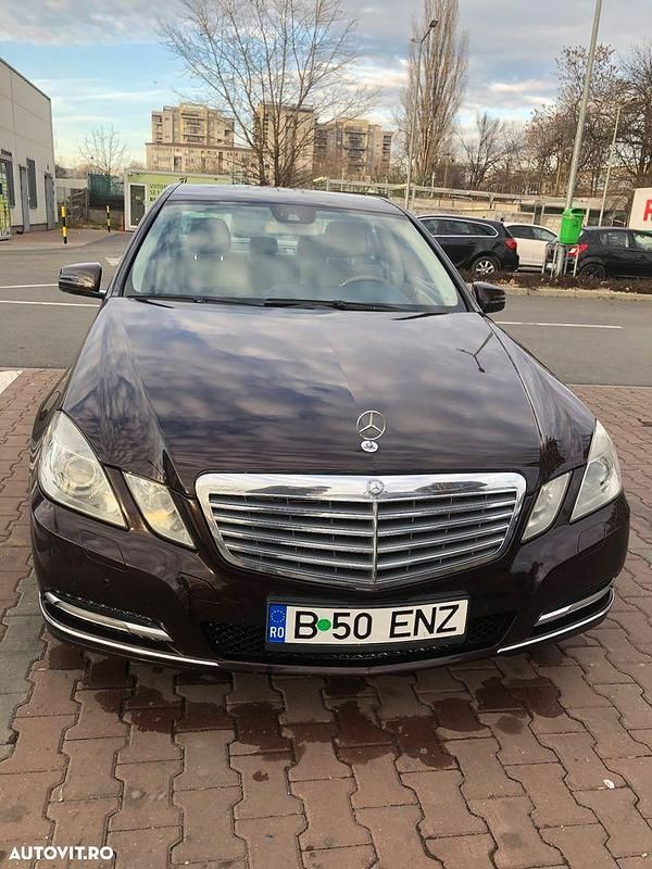 Culoaremaro Utilizat 2010 Mercedes E350 Berlinǎ | 8.200 EUR (Preț OK) - Imagine 1/4