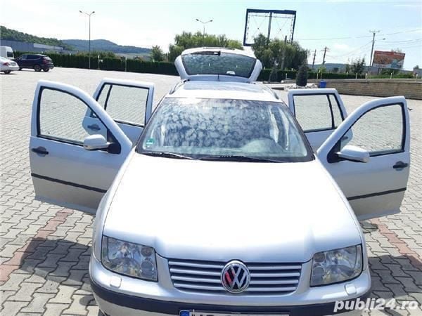 Second-hand VW Bora 105 CP (77 kW) 2000 Berlinǎ