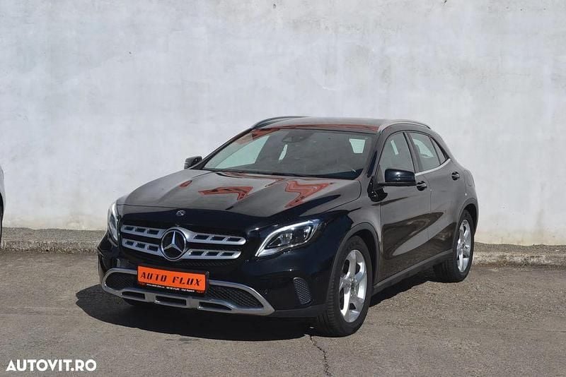 Culoarenegru Utilizat 2019 Mercedes GLA200 Urban SUV | 20.990 EUR (Preț OK) - Imagine 1/4