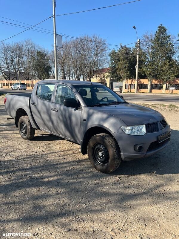 Gri Utilizat 2010 Mitsubishi L200 Intense Pickup | 6.700 EUR - Imagine 1/4