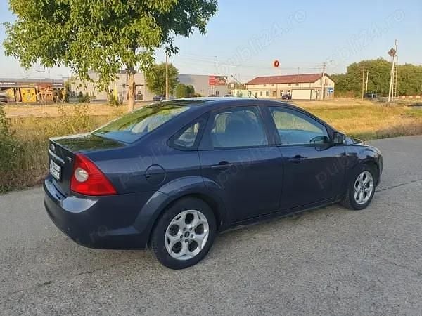 Utilizat 2010 Ford Focus Berlinǎ | 1.700 EUR (Super Preț) - Imagine 1/4