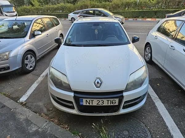 Alb Utilizat 2014 Renault Laguna III Break | 4.100 EUR (Preț bun) - Imagine 1/4