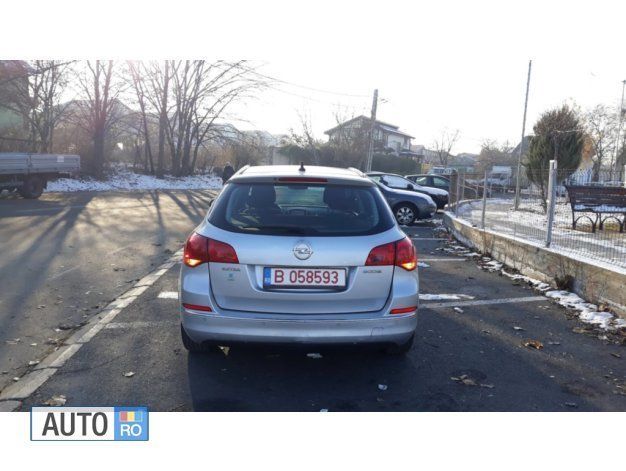 Gri Utilizat 2013 Opel Astra Business Break | 5.950 EUR (Puțin scump) - Imagine 1/4