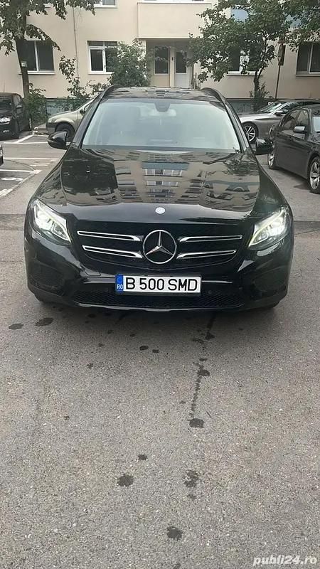 Culoarenegru Utilizat 2017 Mercedes GLC220 SUV | 23.500 EUR (Preț OK) - Imagine 1/4