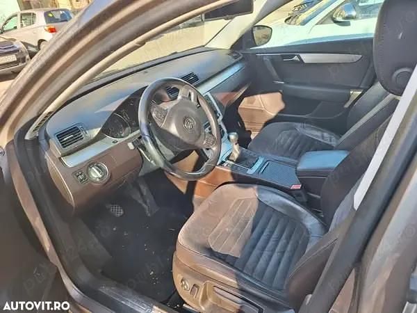 Second-hand VW Passat 160 CP (117 kW) 2011 Bej Berlinǎ