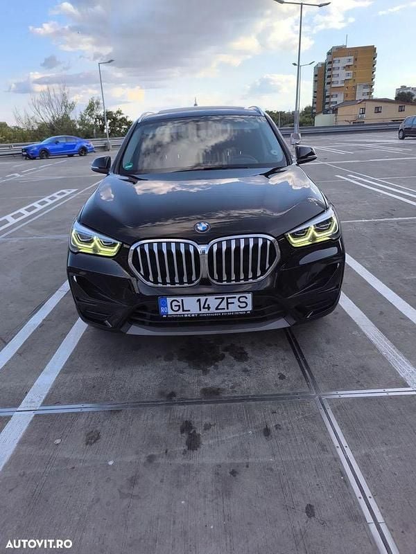 Culoarenegru Utilizat 2021 BMW X1 Sport Line SUV | 20.500 EUR (Preț OK) - Imagine 1/4