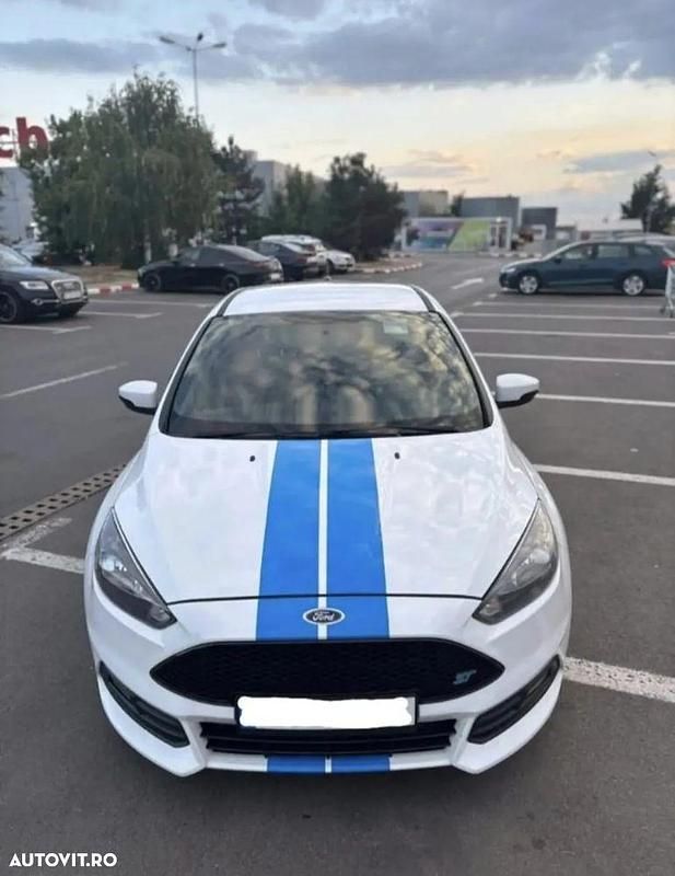 Culoarealb Utilizat 2017 Ford Focus ST | 13.200 EUR (Super Preț) - Imagine 1/4