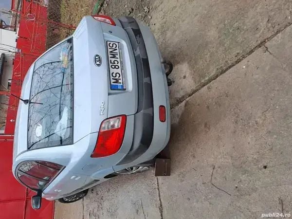 Second-hand Kia Rio 100 CP (73 kW) 2006 Berlinǎ