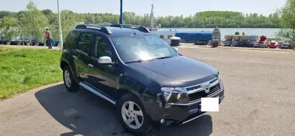 Negru Utilizat 2011 Dacia Duster Prestige SUV | 5.650 EUR (Preț OK) - Imagine 1/4