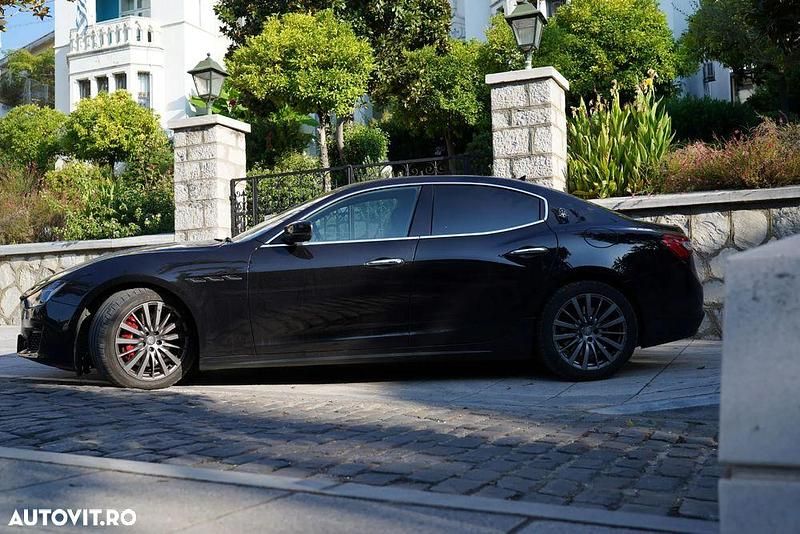 Second-hand Maserati Ghibli 275 CP (202 kW) 2020 Culoarenegru Berlinǎ