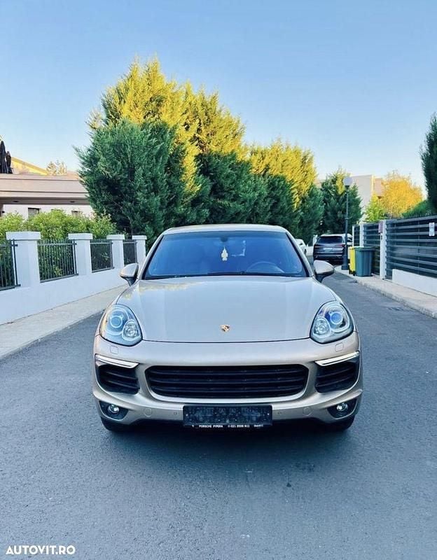 Culoaregri Utilizat 2014 Porsche Cayenne SUV | 34.000 EUR (Puțin scump) - Imagine 1/4